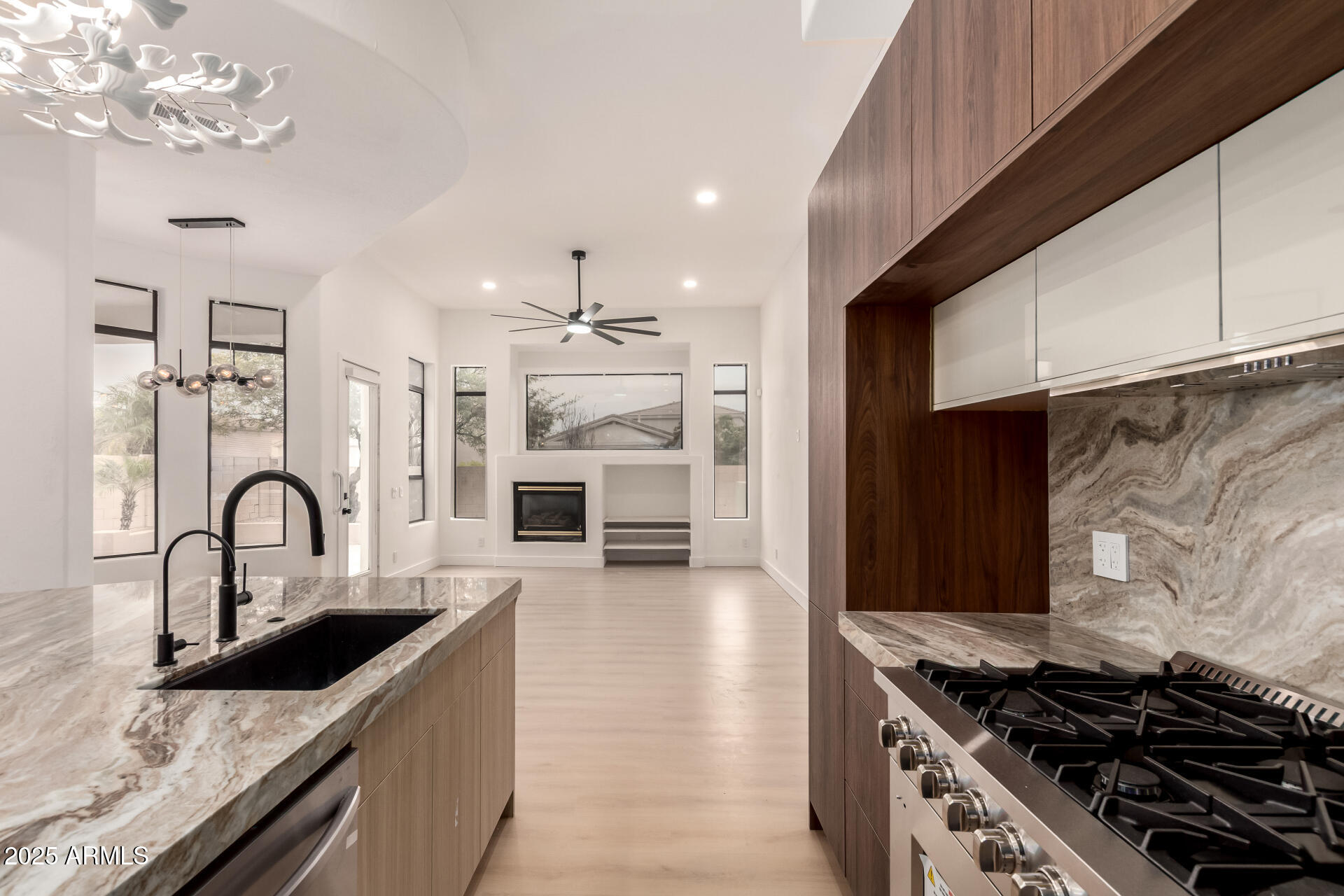 4843 East Estevan Road Phoenix, AZ 85054 - Photo 6 of 32 16 - Estevan 4843