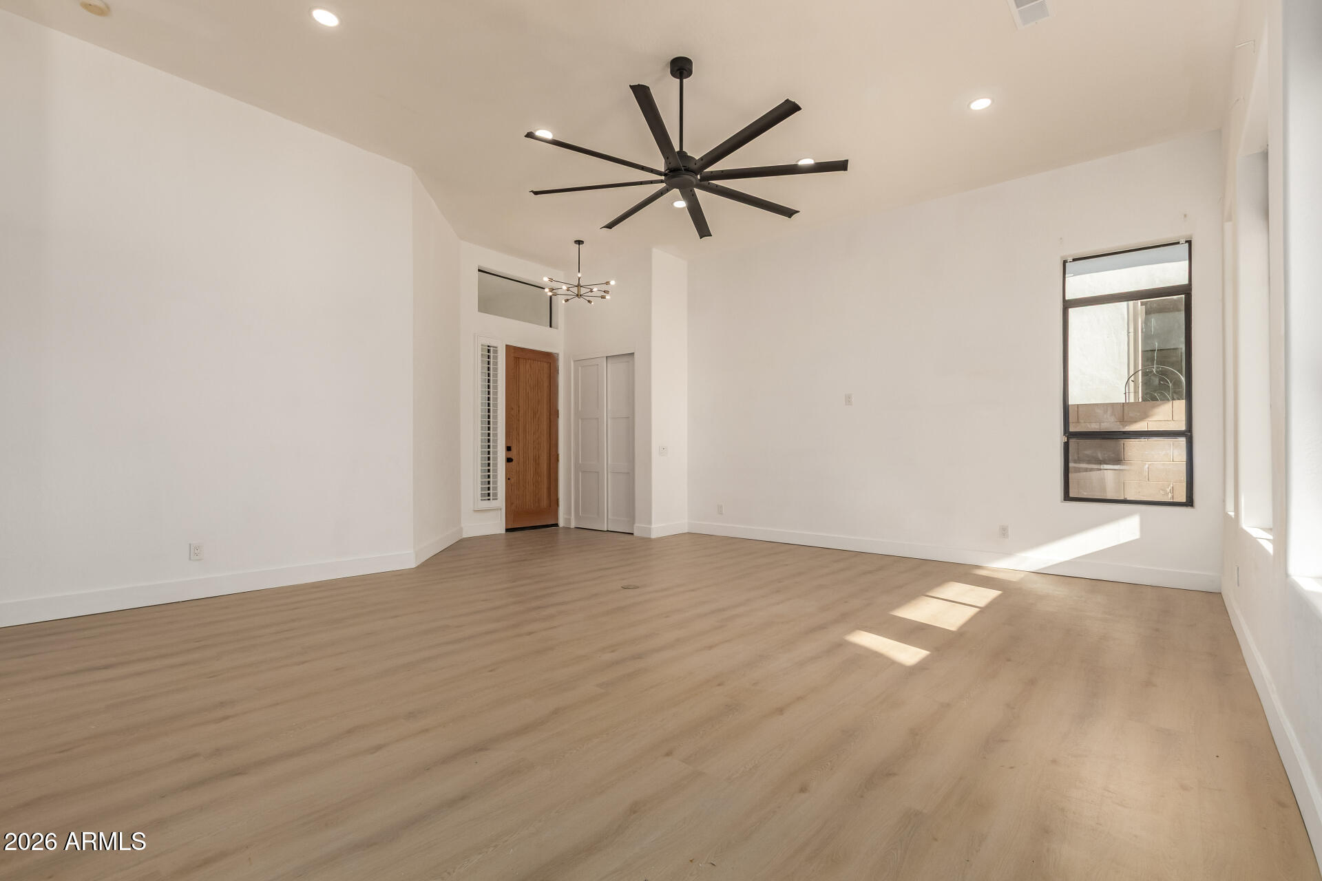 4843 East Estevan Road Phoenix, AZ 85054 - Photo 9 of 32 08 - Estevan