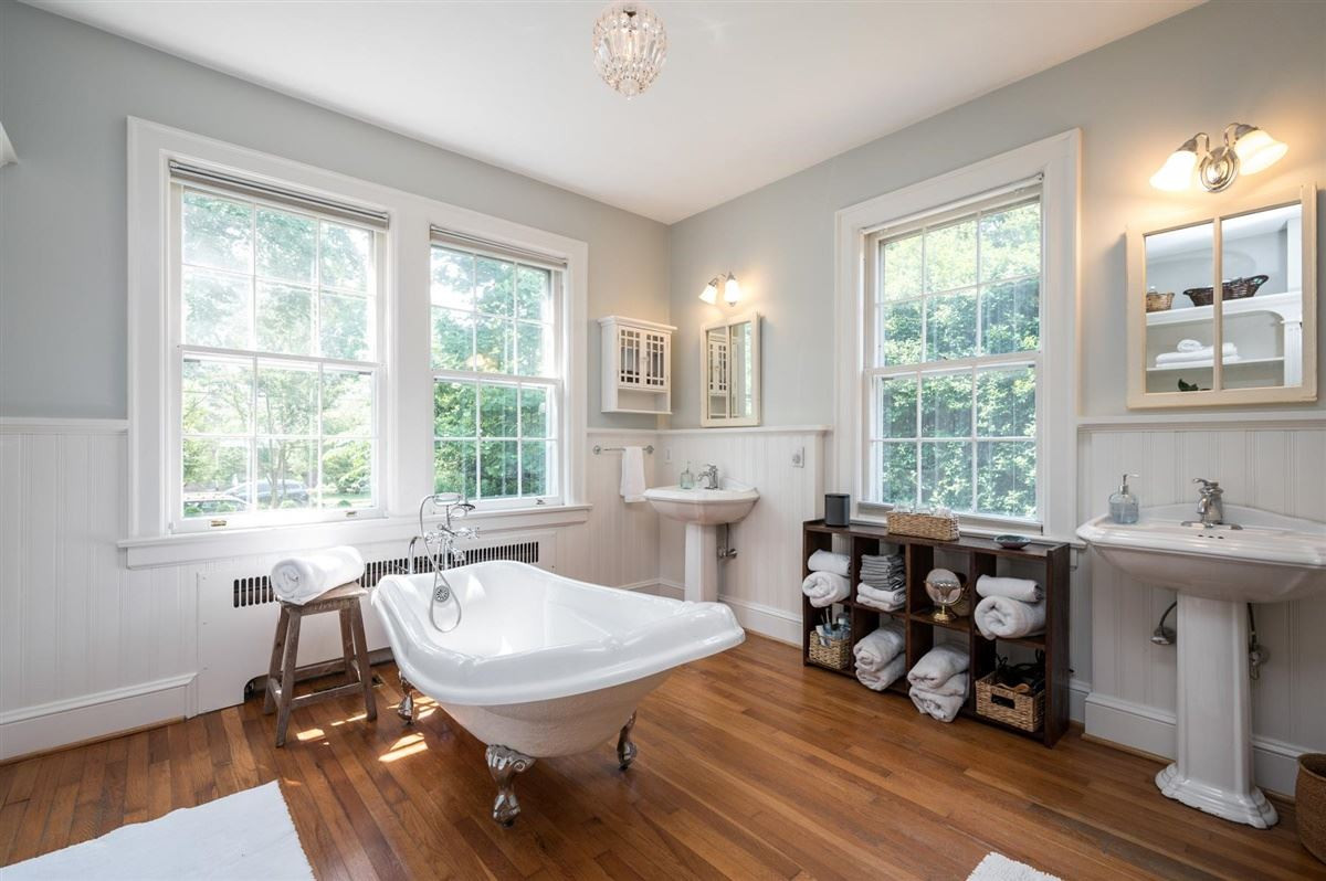 112 Montgomery Street Raleigh, NC 27607 - Photo 15 of 29 Master Bath/Spa