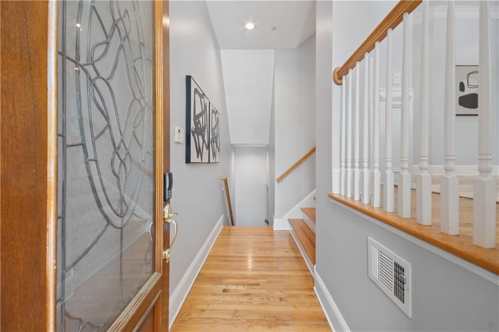 1048 Emory Parc Place Decatur, GA 30033 - Photo 3 of 40