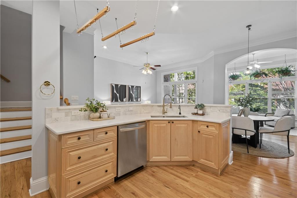 1048 Emory Parc Place Decatur, GA 30033 - Photo 8 of 40