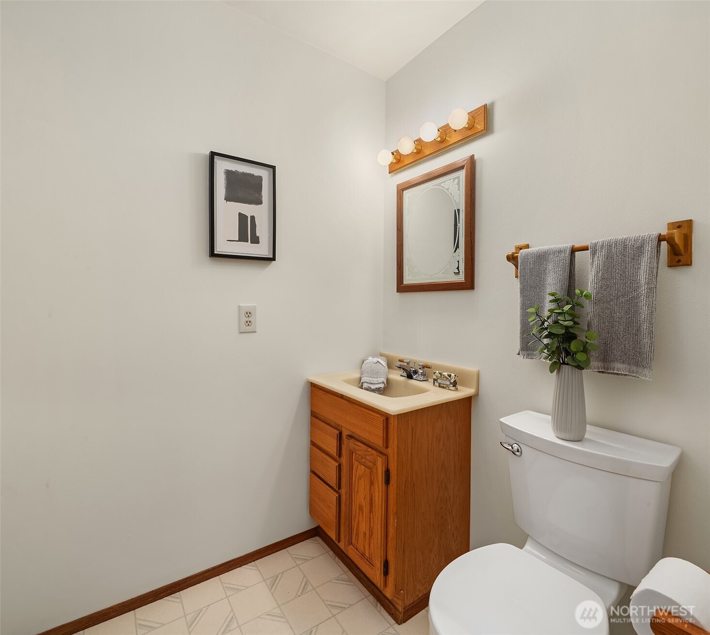 7805 186th Street Southwest Edmonds, WA 98026 - Photo 12 of 25