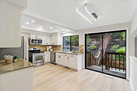 $1,400,000 | 17716 Columbia Drive, Castro Valley, CA 94552