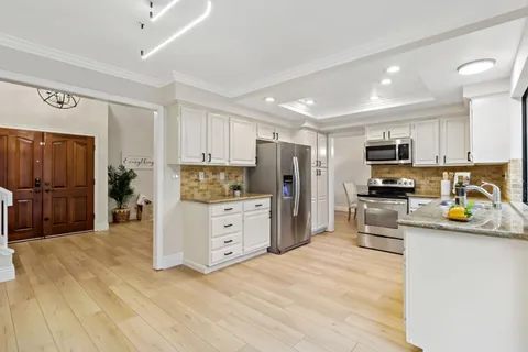 $1,400,000 | 17716 Columbia Drive, Castro Valley, CA 94552