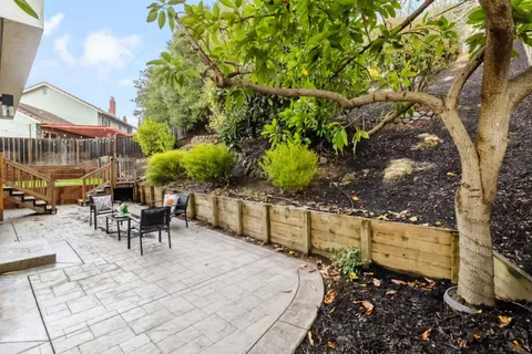 $1,400,000 | 17716 Columbia Drive, Castro Valley, CA 94552