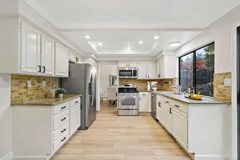 $1,400,000 | 17716 Columbia Drive, Castro Valley, CA 94552