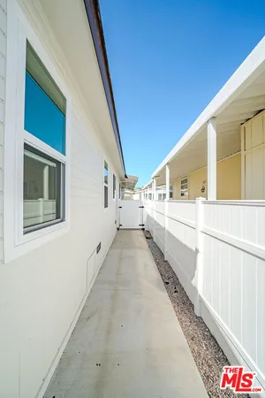 a view of a house with entryway