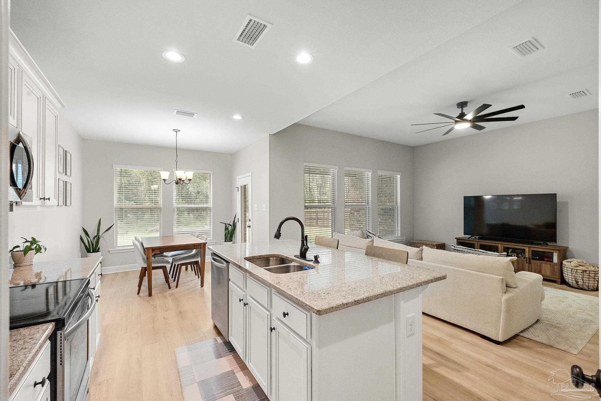 6070 Cherokee Drive Milton, FL 32570 - Photo 15 of 49