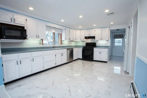 $2,900 | 1 Valley Crest Drive, West Hartford, CT 06110