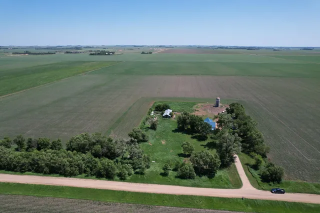 $334,000 | 2032 70th Avenue, Pipestone, MN 56164