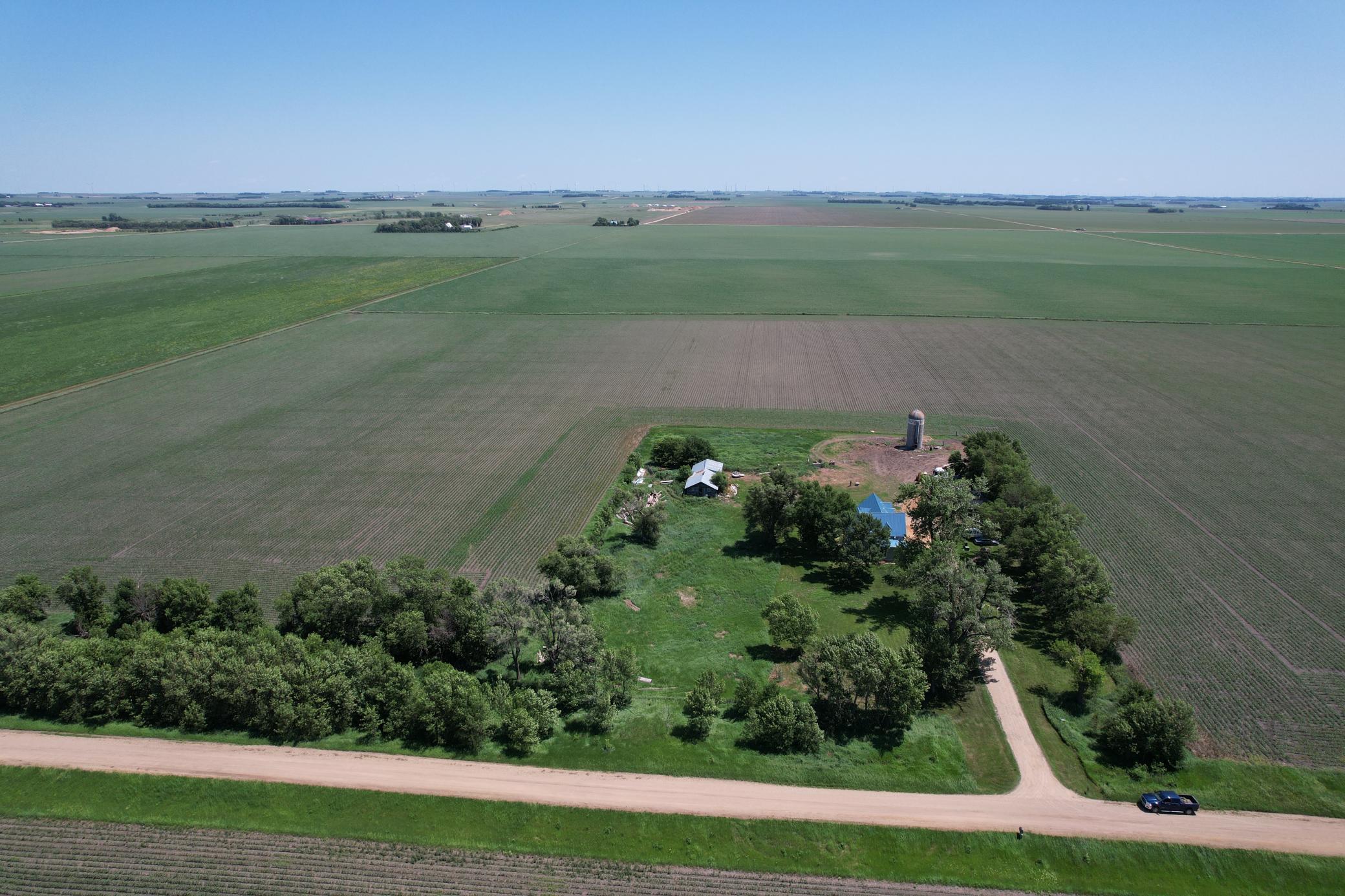 2032 70th Avenue Pipestone, MN 56164 - Photo 31 of 34