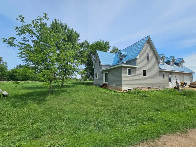 $334,000 | 2032 70th Avenue, Pipestone, MN 56164