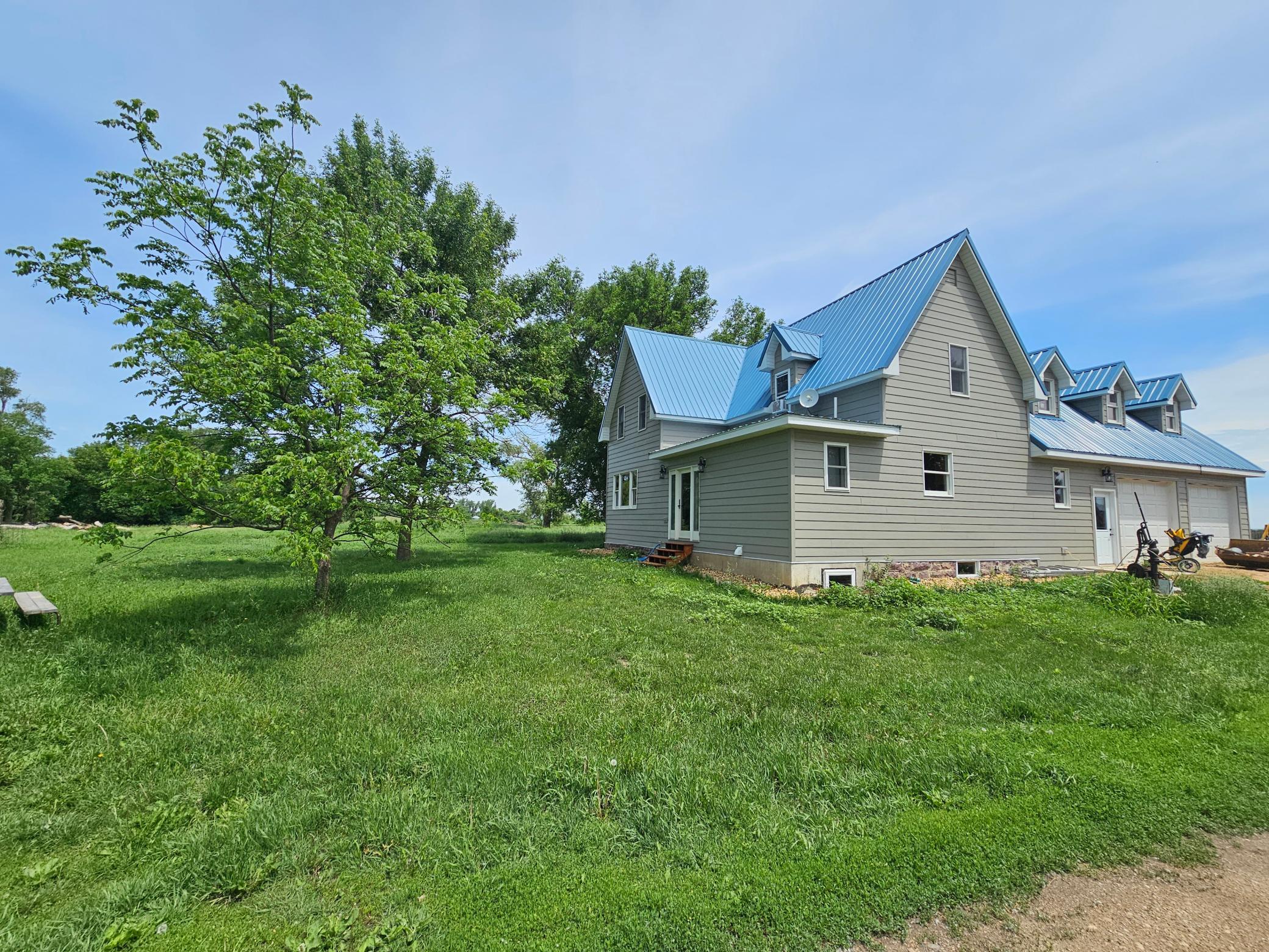 2032 70th Avenue Pipestone, MN 56164 - Photo 5 of 34