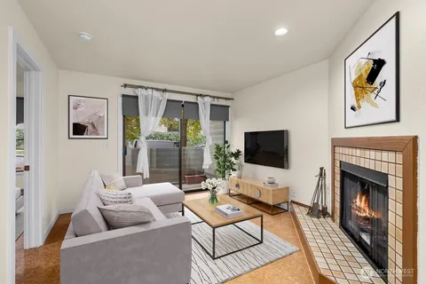 $250,000 | 9512 1st Avenue Northeast, Unit 202, Seattle, WA 98115