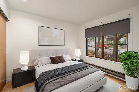 $250,000 | 9512 1st Avenue Northeast, Unit 202, Seattle, WA 98115