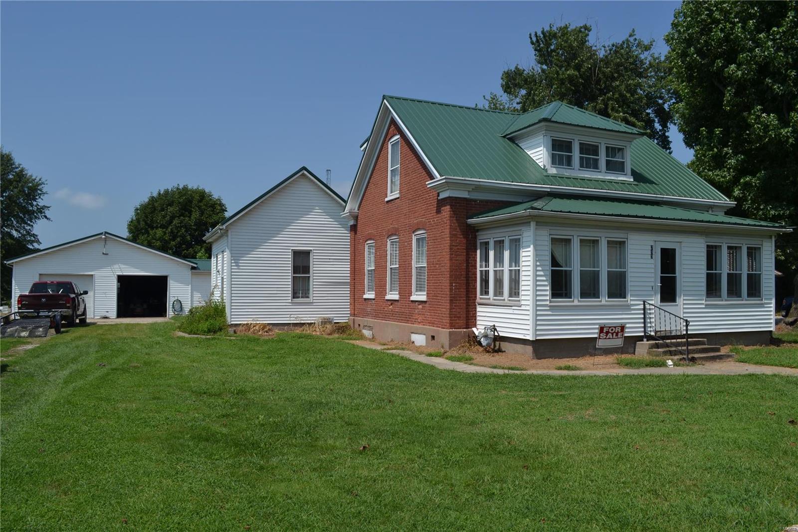 295 North Main Street Hoyleton, IL 62803 - Photo 1 of 6