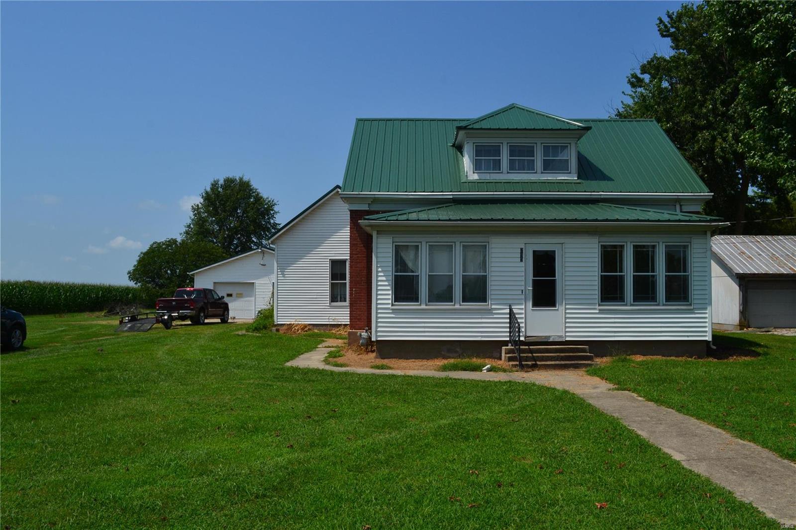 295 North Main Street Hoyleton, IL 62803 - Photo 2 of 6