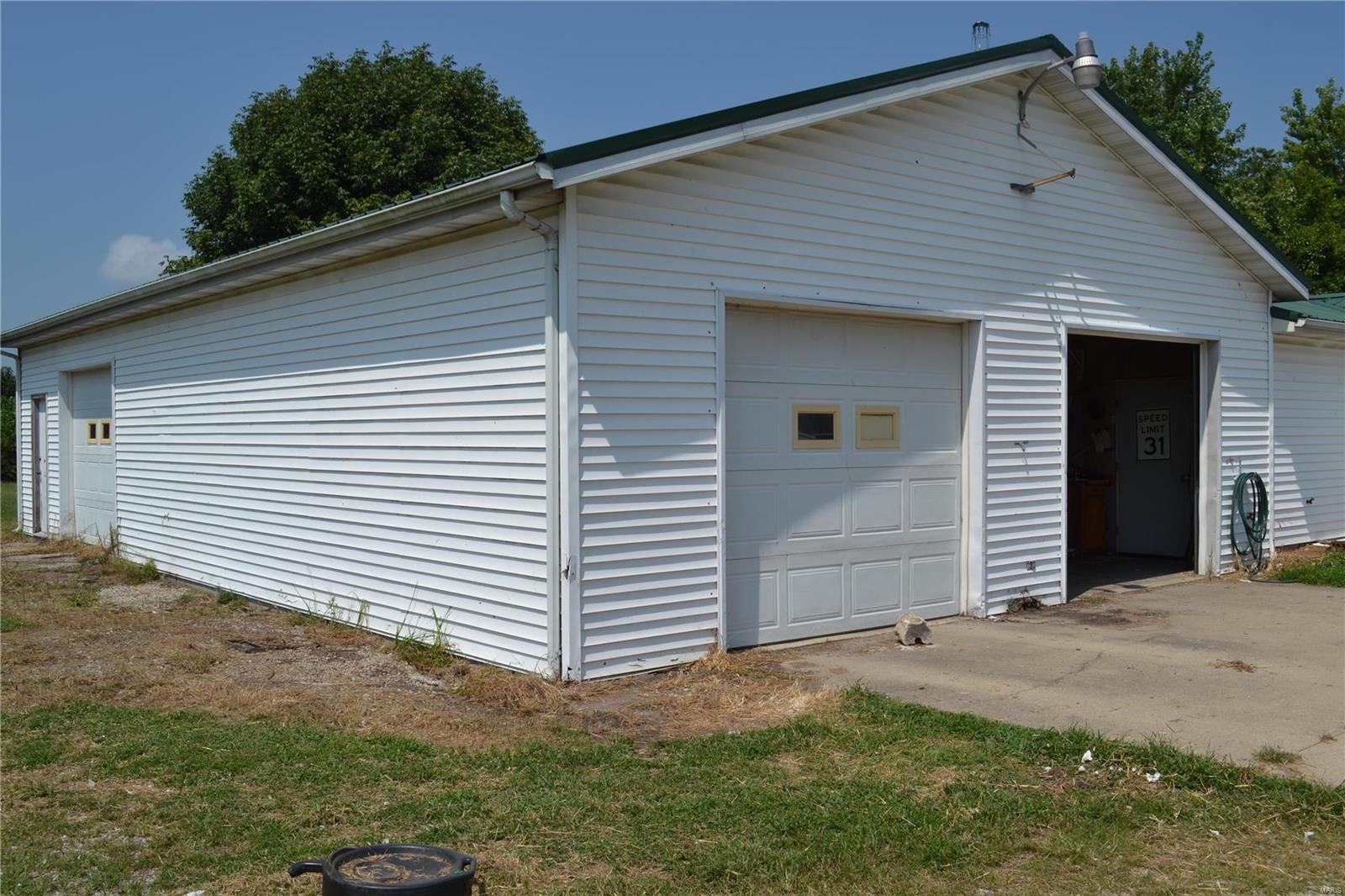 295 North Main Street Hoyleton, IL 62803 - Photo 4 of 6