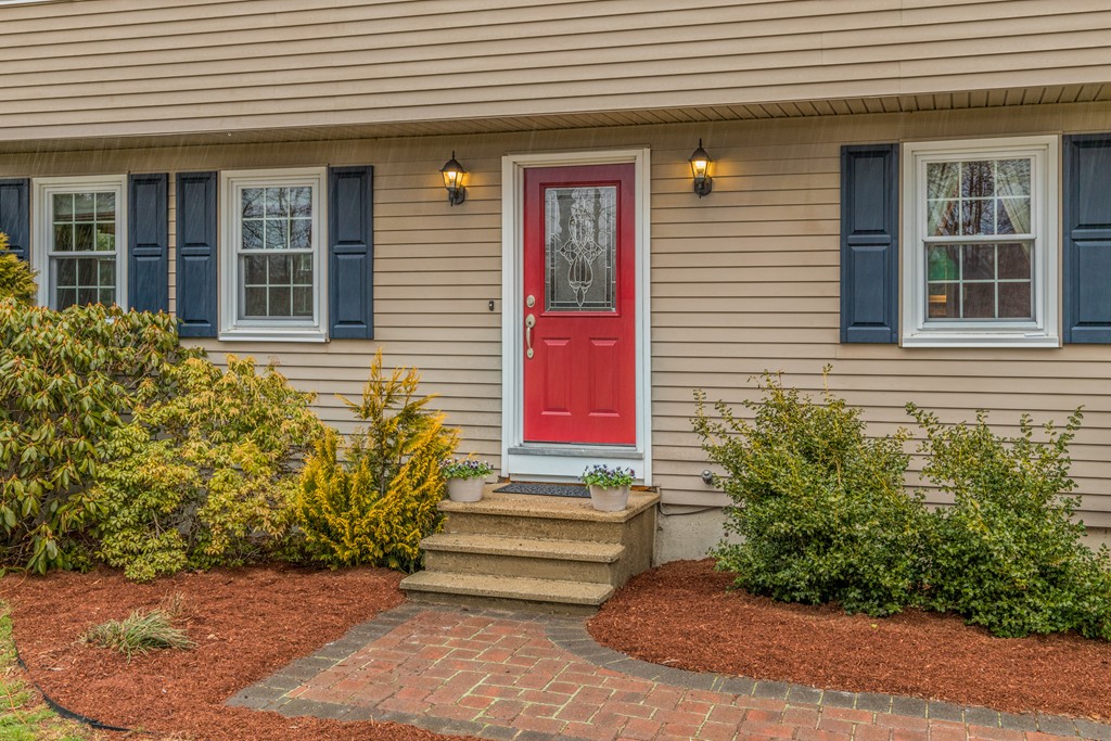 19 Sampson Road Bolton, MA 01740 - Photo 2 of 21