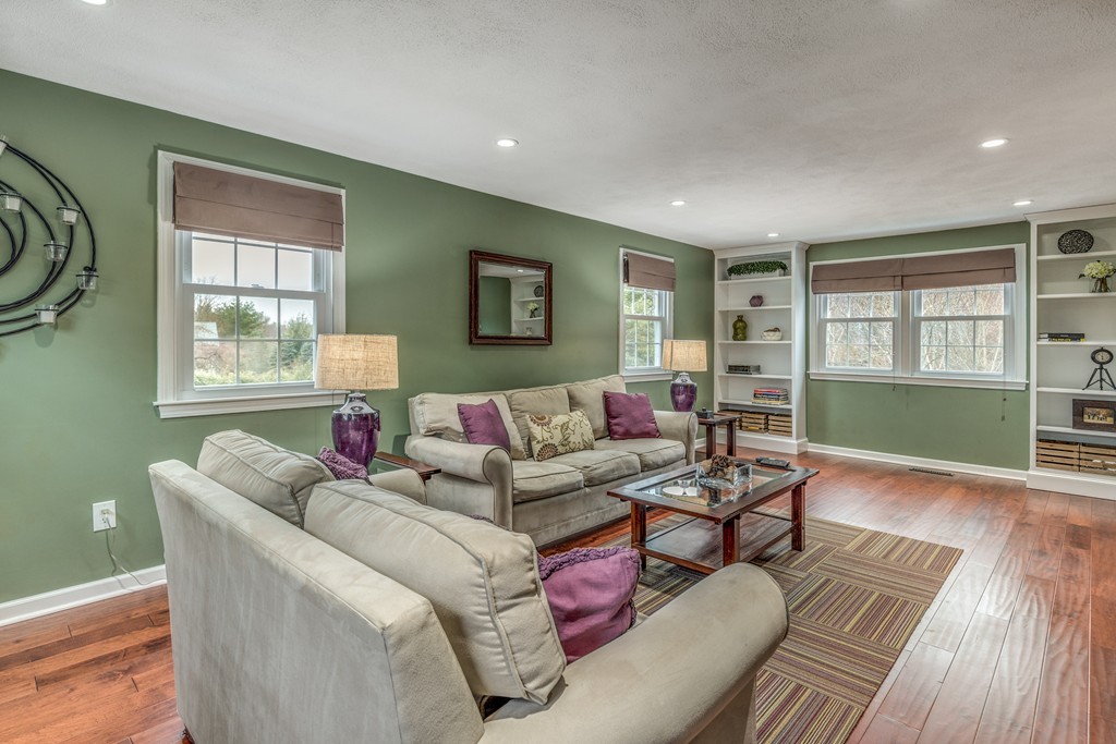 19 Sampson Road Bolton, MA 01740 - Photo 4 of 21