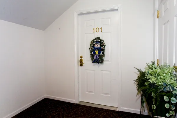 $219,990 | 2525 Longwood Drive, Unit 101, Highland, IN 46322