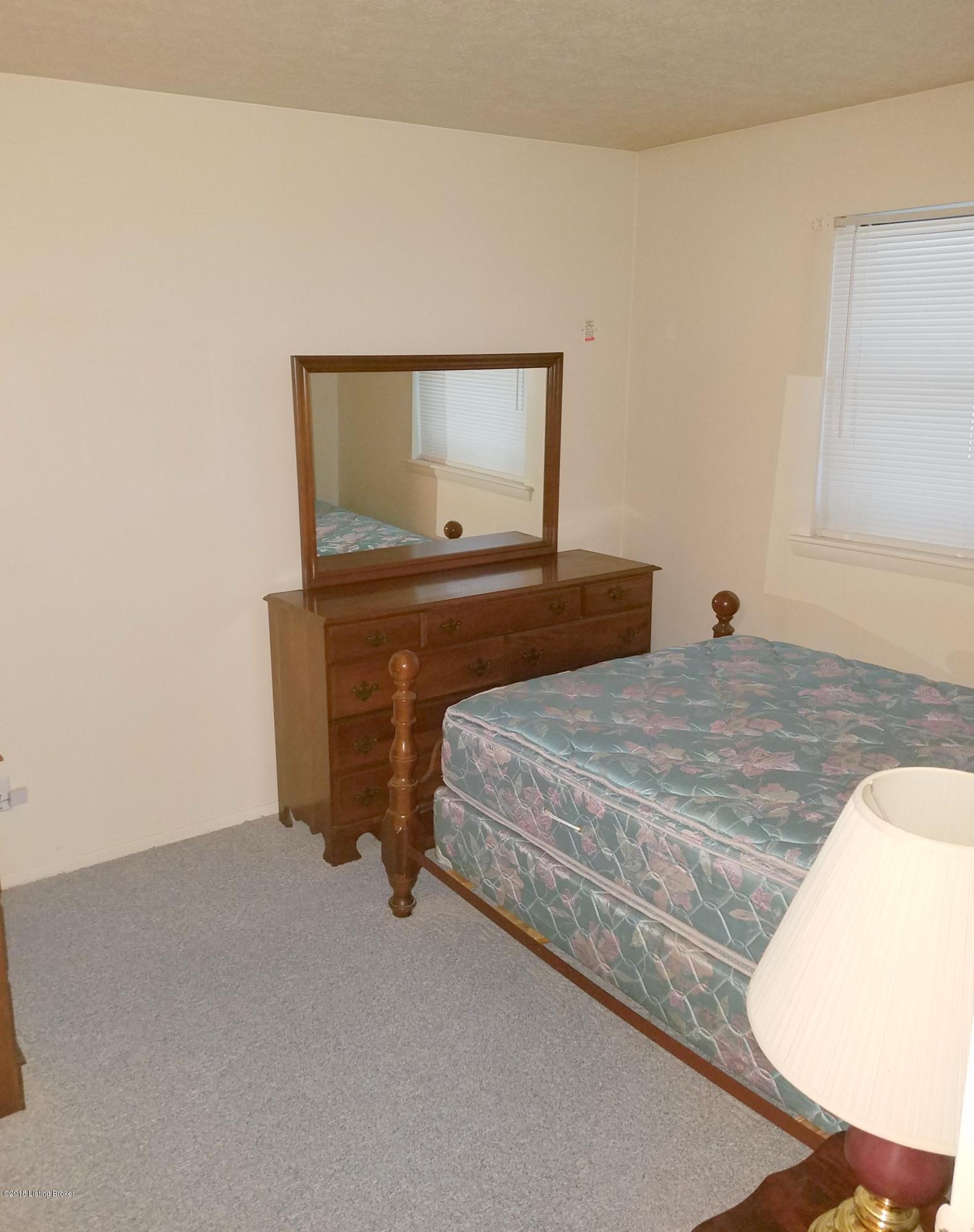 314 East Blue Jay Road Louisville, KY 40229 - Photo 10 of 15 20180227_181818