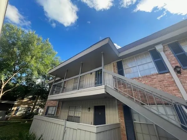 $1,450 | 2350 Bering Drive, Unit 72, Houston, TX 77057