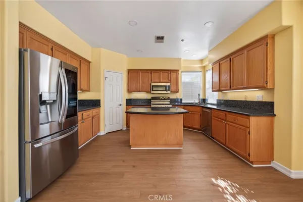 $800,000 | 1050 Avenida Classica, Oxnard, CA 93030