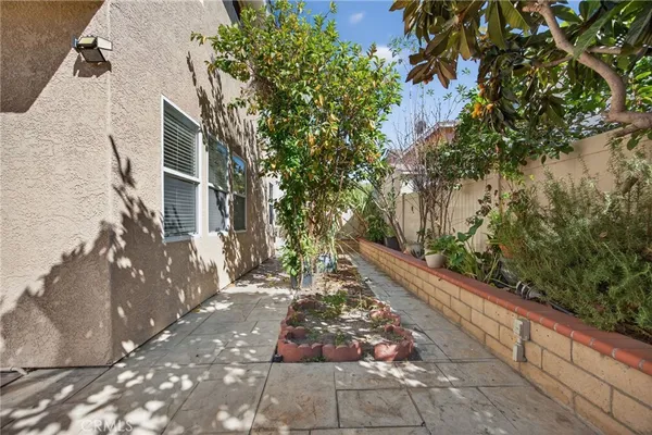 $800,000 | 1050 Avenida Classica, Oxnard, CA 93030