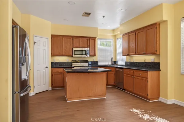 $800,000 | 1050 Avenida Classica, Oxnard, CA 93030