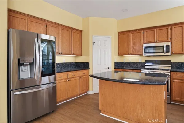 $800,000 | 1050 Avenida Classica, Oxnard, CA 93030