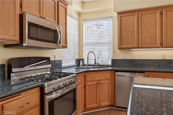 $800,000 | 1050 Avenida Classica, Oxnard, CA 93030