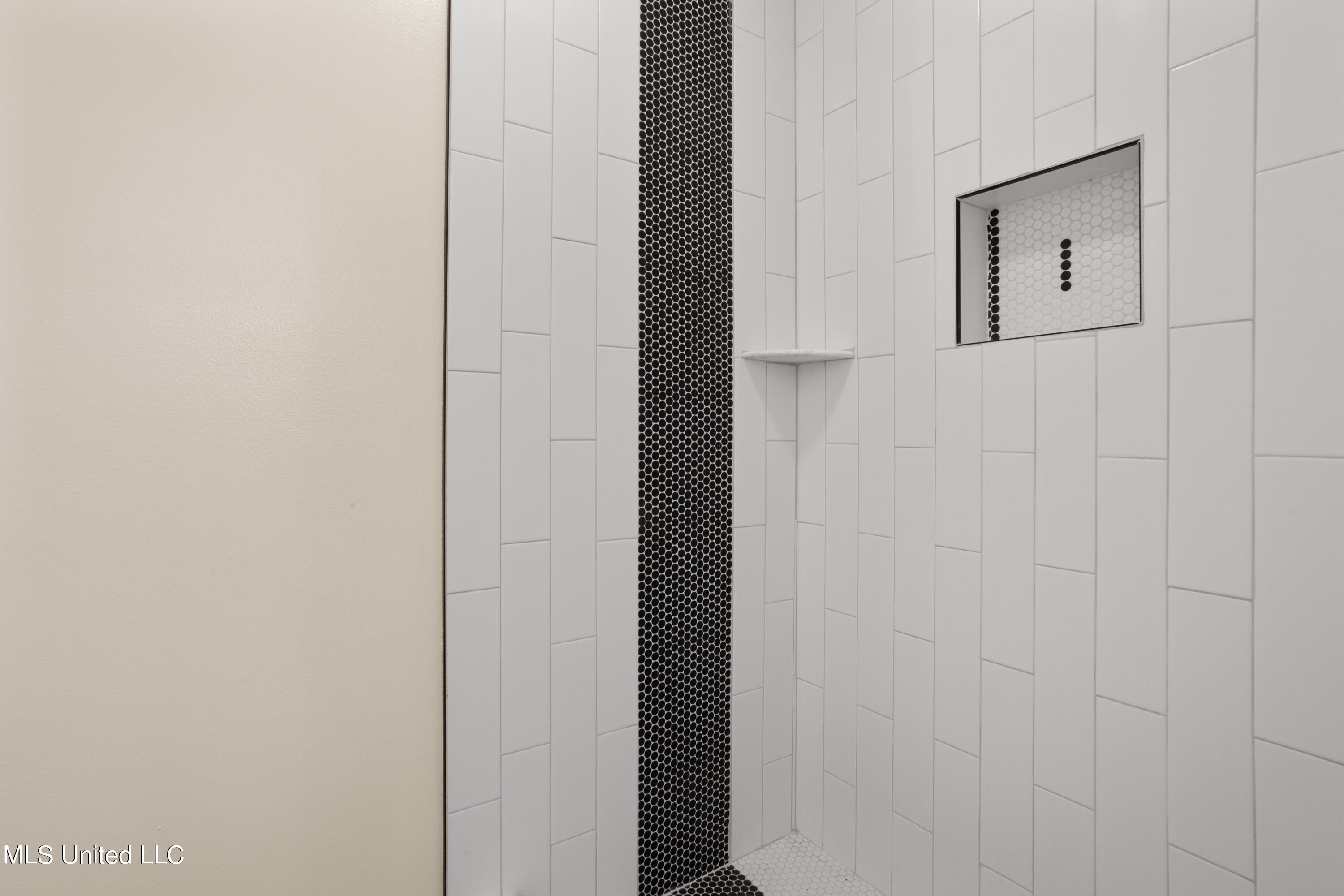 7473 Woolmarket Road Biloxi, MS 39532 - Photo 19 of 35 Bathroom