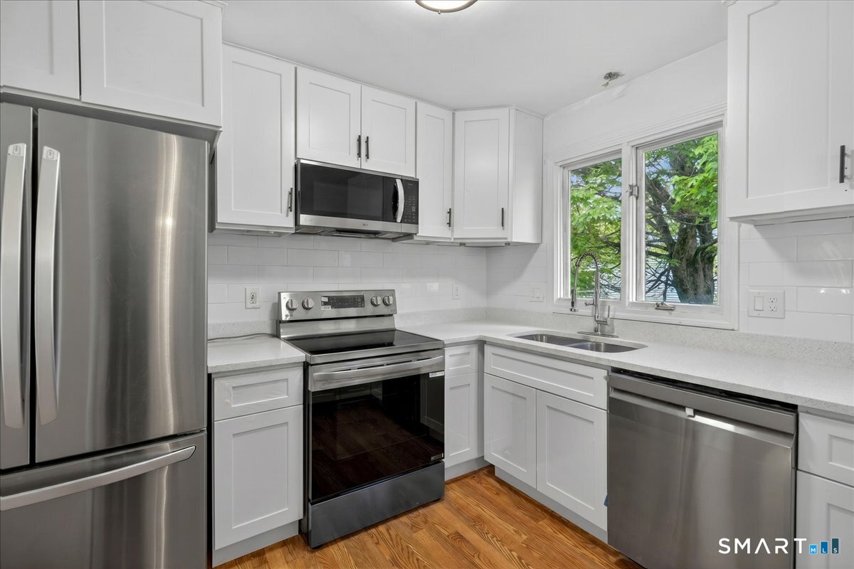 492 Long Hill Road Middletown, CT 06457 - Photo 1 of 40