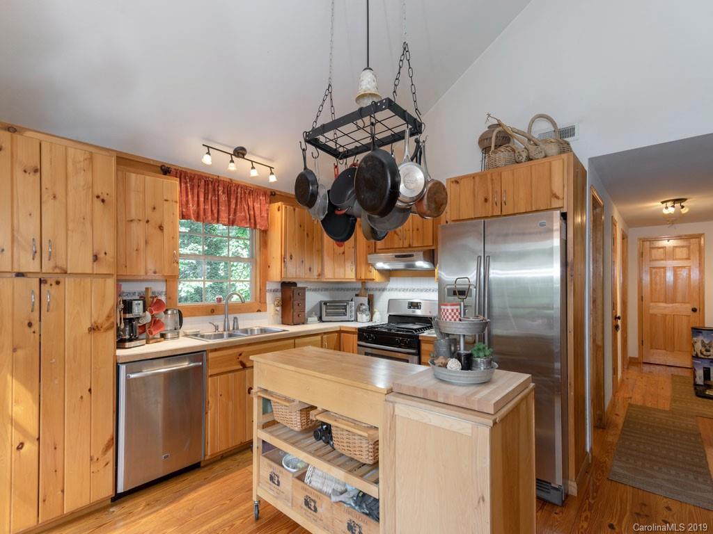 239 Colony Road Hendersonville, NC 28792 - Photo 10 of 25