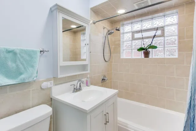 $399,000 | 11104 Boeger Court, Westchester, IL 60154