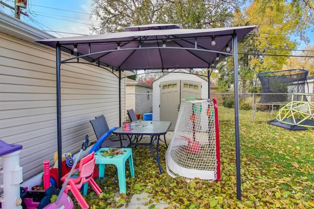 $399,000 | 11104 Boeger Court, Westchester, IL 60154