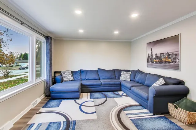 $399,000 | 11104 Boeger Court, Westchester, IL 60154