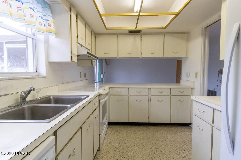 807 Marvin Road Ormond Beach, FL 32176 - Photo 7 of 25 MarvinKit