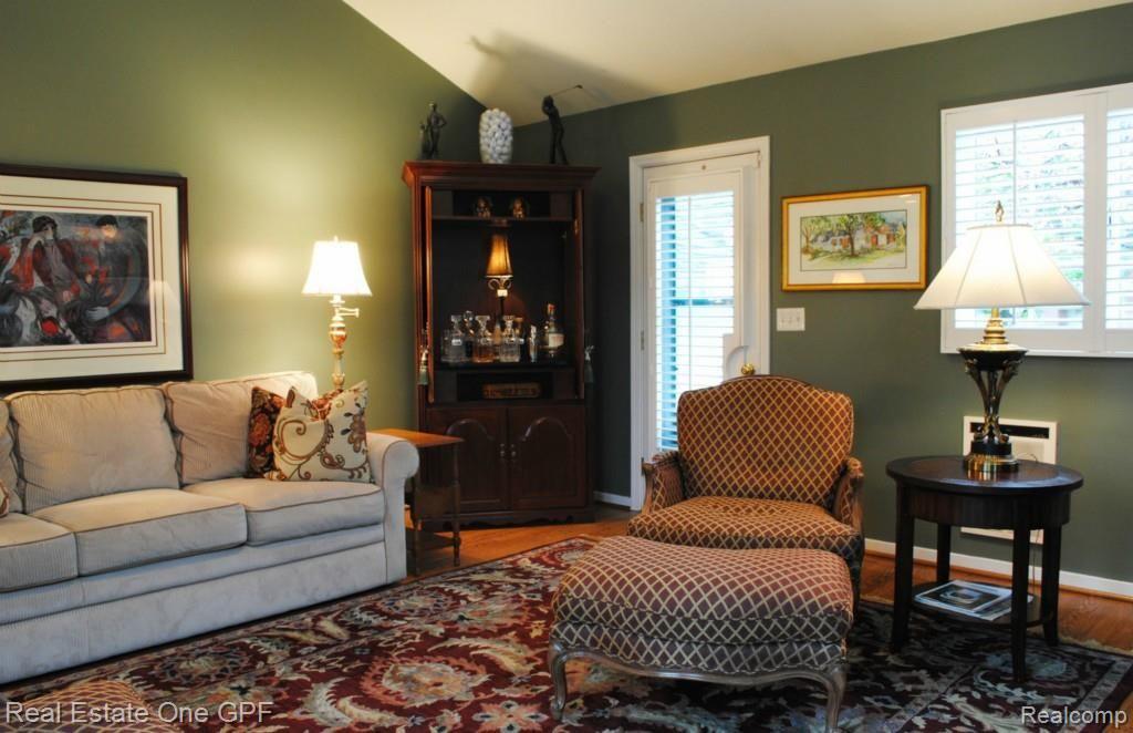 450 Lexington Road Grosse Pointe, MI 48236 - Photo 12 of 21 13 DSC_2795.jpg