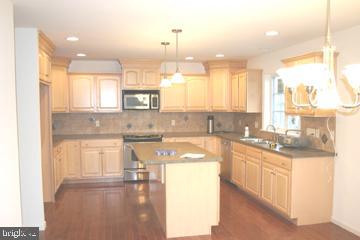 214 Colebrook Road Elizabethtown, PA 17022 - Photo 3 of 12 Gallery Image 3