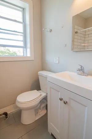 $1,550 | 2445 West Rosemont Avenue, Unit 3, Chicago, IL 60659