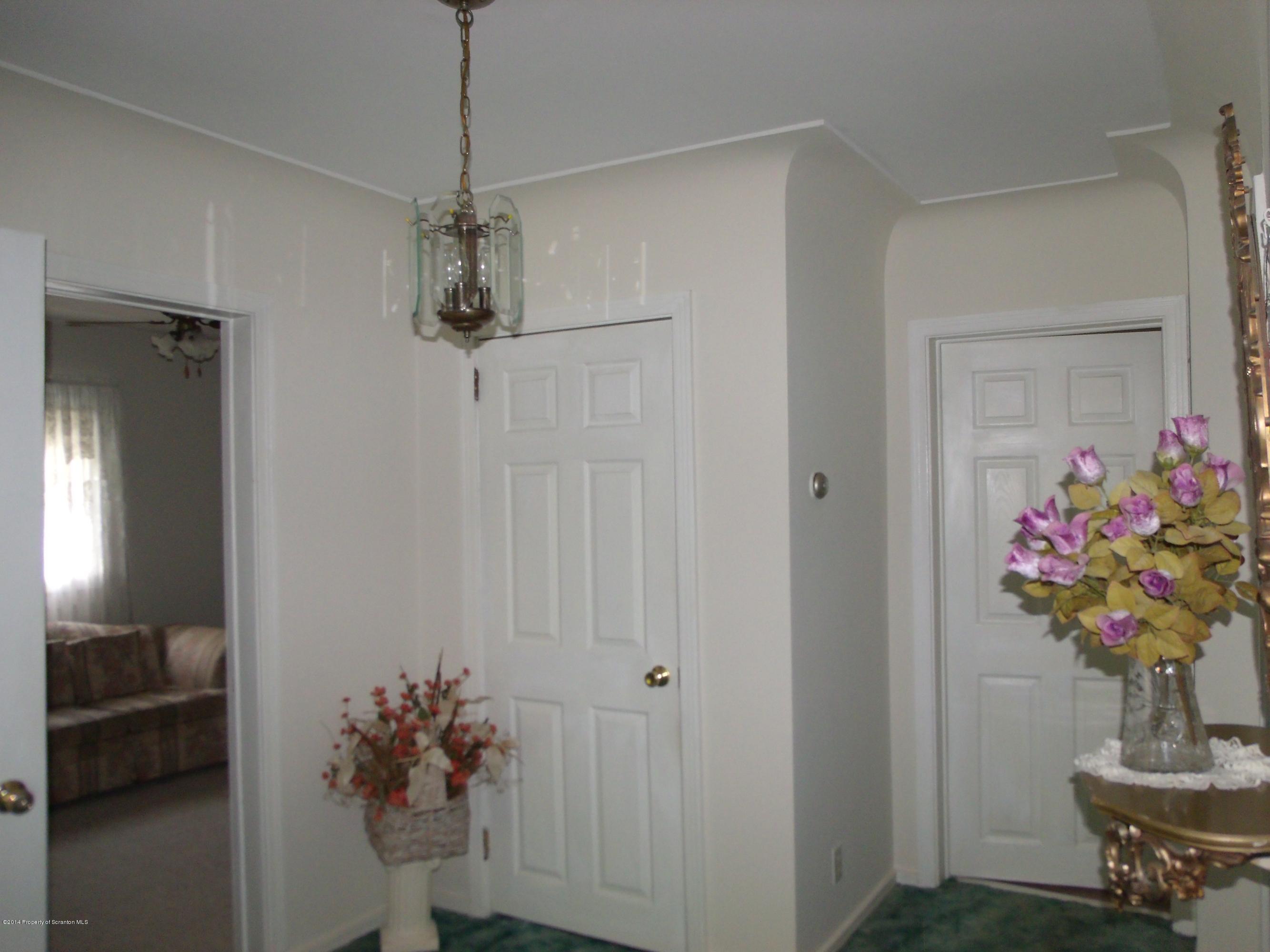 1458 Layton Road Clarks Summit, PA 18411 - Photo 6 of 24 Gallery Image 6