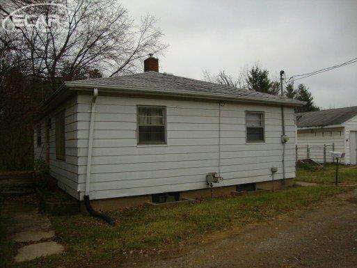 2330 Murphy Road Flint, MI 48504 - Photo 3 of 27 21243624-2.JPG