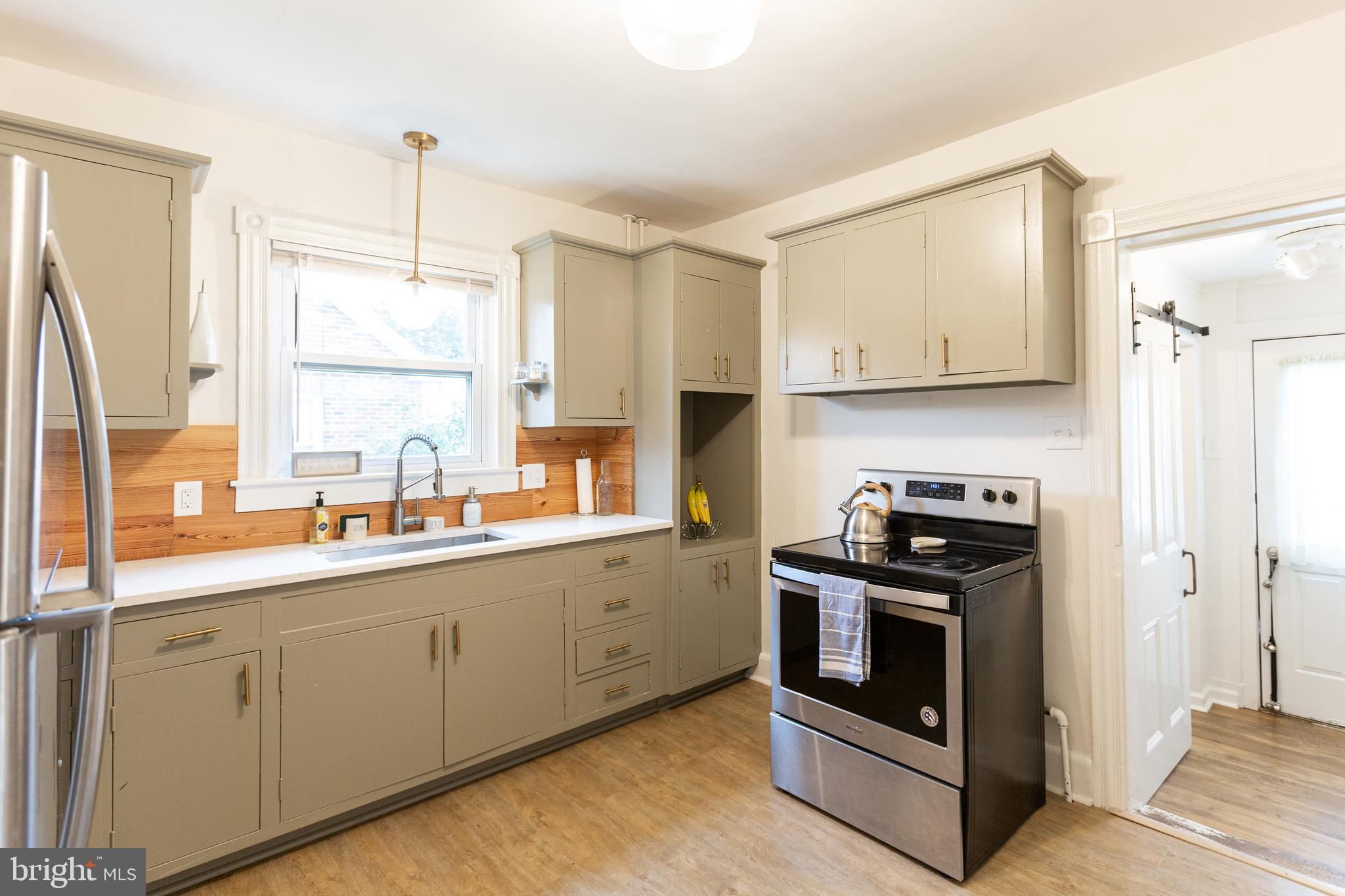 18 East Lemon Street Lititz, PA 17543 - Photo 25 of 63