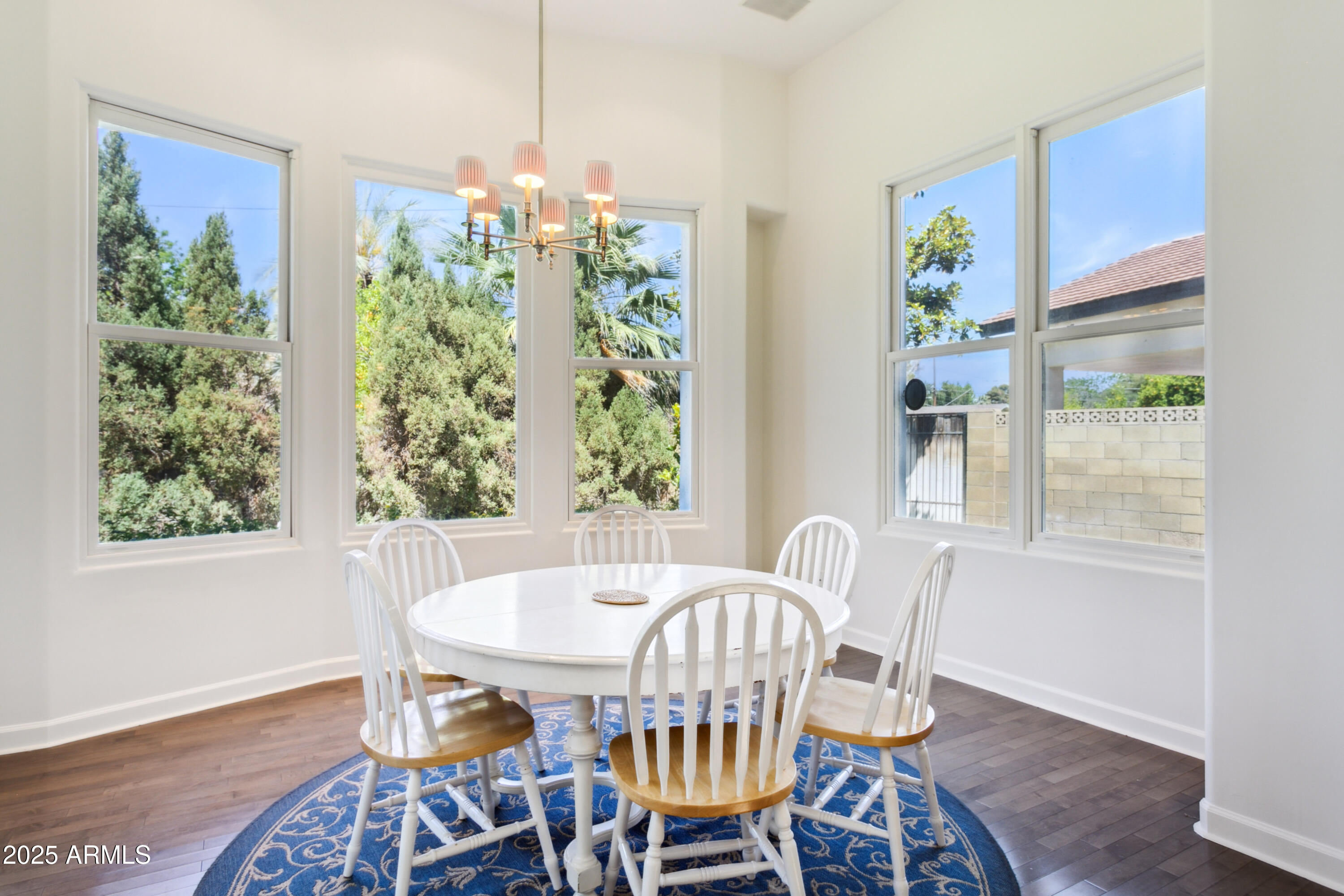 316 East Bethany Home Road Phoenix, AZ 85012 - Photo 16 of 41 Dining Nook