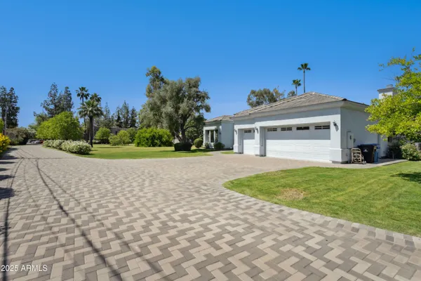 $1,395,000 | 316 East Bethany Home Road, Phoenix, AZ 85012