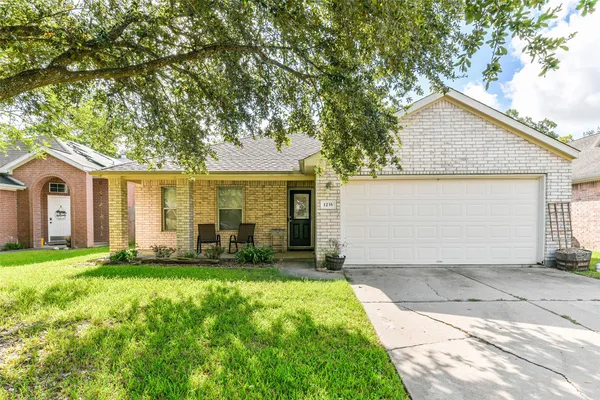 $1,950 | 1235 Halls Bridge, League City, TX 77573