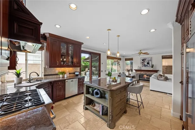 $2,598,000 | 48 Parkcrest, Irvine, CA 92620