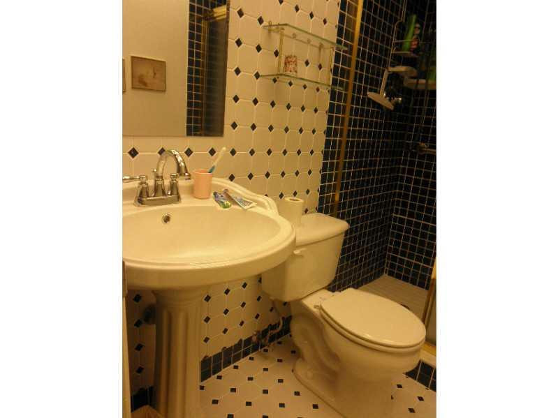 22725 Southwest 66th Avenue, Unit 101 Boca Raton, FL 33428 - Photo 9 of 10 Bathroom